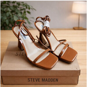 Steve Madden Lafayette Sandals 8.5 Cognac Patent Block Heel Square Toe NIB Brown